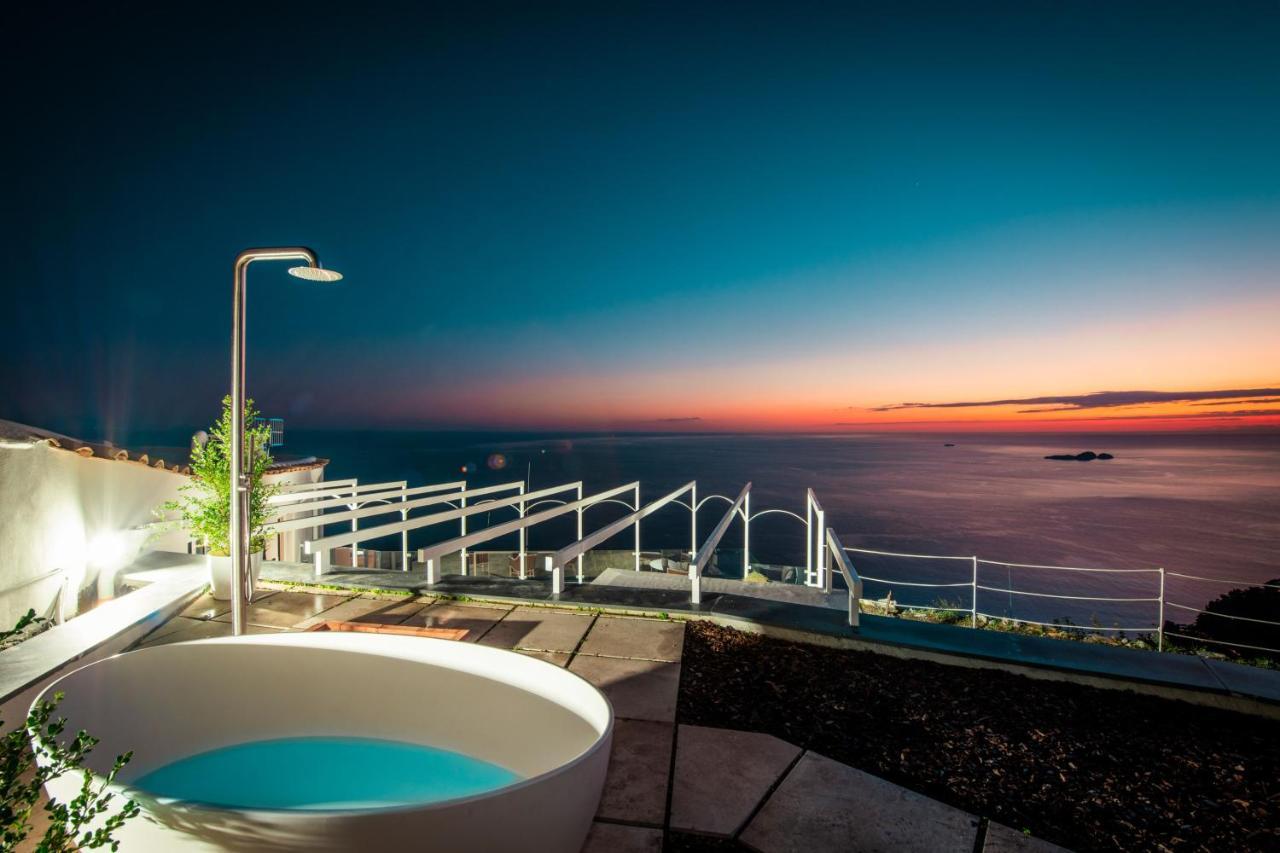 Villa La Tagliata Spectacular Jacuzzi Tub Amazing View And Private Parking Garage بوسيتانو المظهر الخارجي الصورة