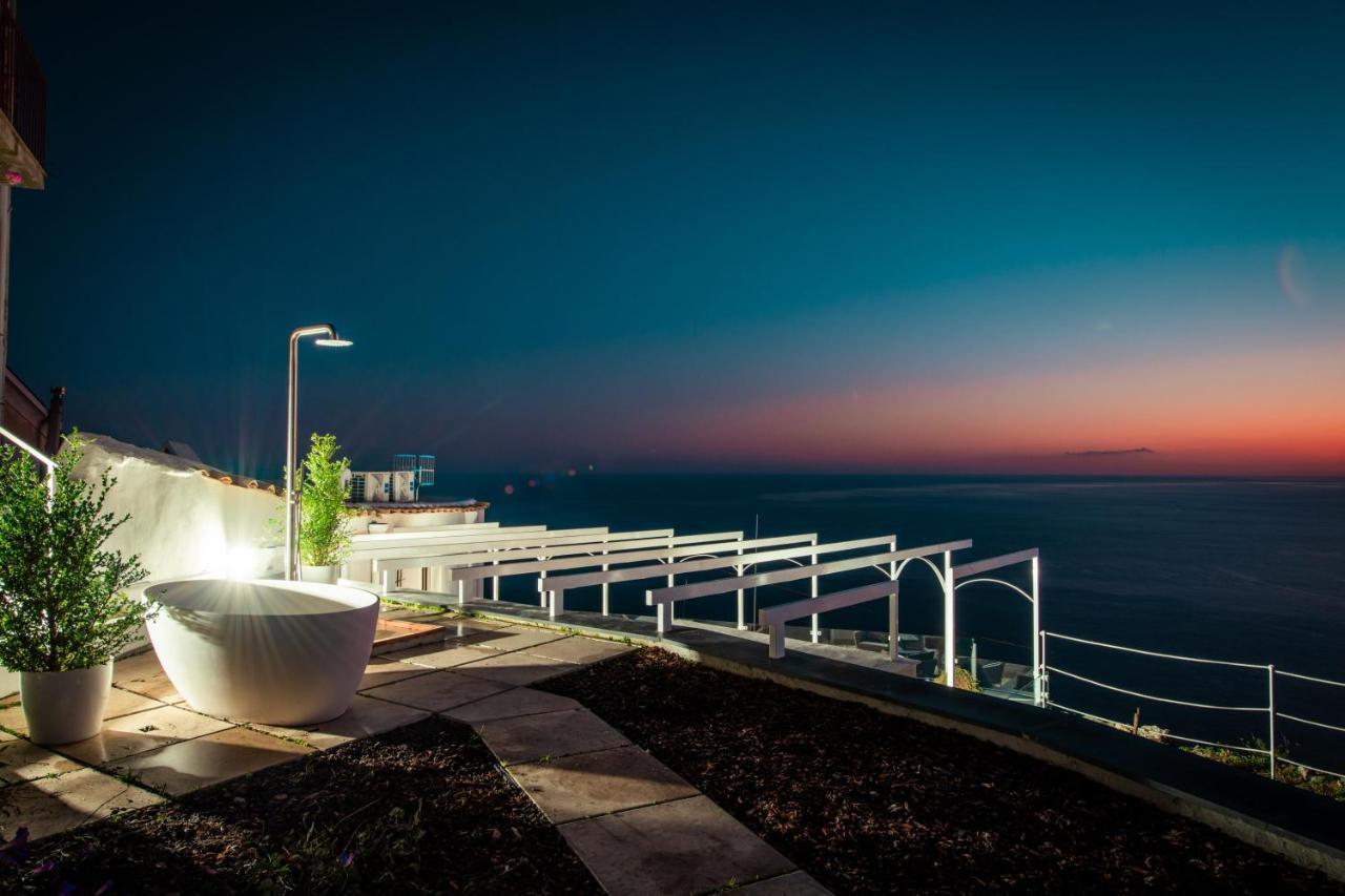 Villa La Tagliata Spectacular Jacuzzi Tub Amazing View And Private Parking Garage بوسيتانو المظهر الخارجي الصورة