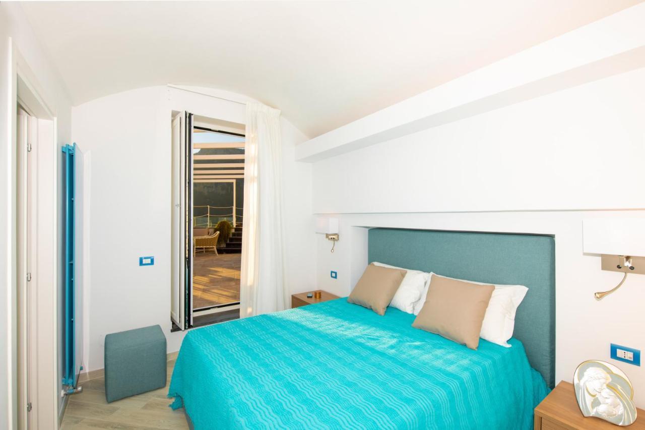 Villa La Tagliata Spectacular Jacuzzi Tub Amazing View And Private Parking Garage بوسيتانو المظهر الخارجي الصورة
