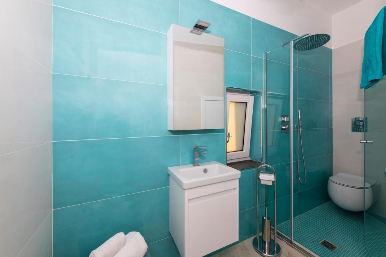 Villa La Tagliata Spectacular Jacuzzi Tub Amazing View And Private Parking Garage بوسيتانو المظهر الخارجي الصورة